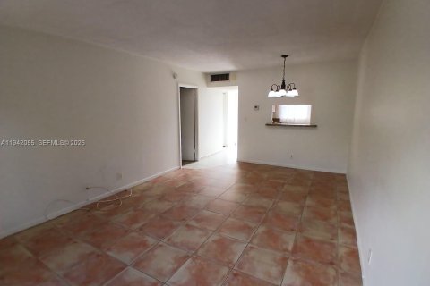Copropriété à louer à Lauderdale Lakes, Floride: 1 chambre, 63.55 m2 № 1999019 - photo 8