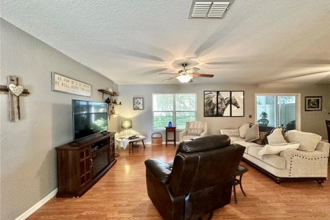 Villa ou maison à vendre à Oxford, Floride: 4 chambres, 194.72 m2 № 1916282 - photo 5
