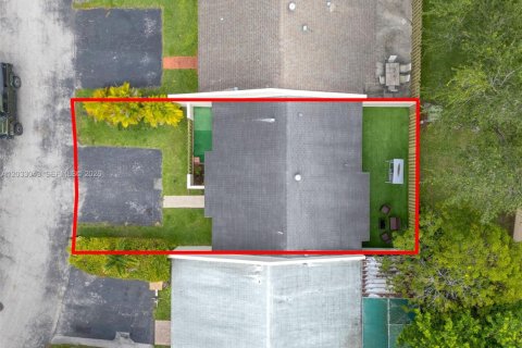 Touwnhouse à vendre à Miami, Floride: 3 chambres, 94.3 m2 № 2084863 - photo 16