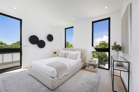 Townhouse in Miami, Florida 3 bedrooms, 263.94 sq.m. № 1971008 - photo 25