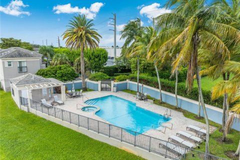 Townhouse in Palmetto Bay, Florida 3 bedrooms, 205.41 sq.m. № 1943832 - photo 25