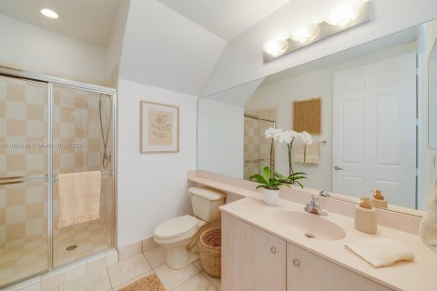 Townhouse in Palmetto Bay, Florida 3 bedrooms, 205.41 sq.m. № 1943832 - photo 12
