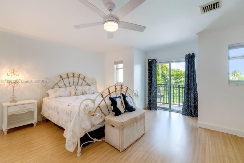 Townhouse in Palmetto Bay, Florida 3 bedrooms, 205.41 sq.m. № 1943832 - photo 20