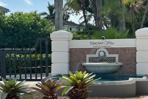 Townhouse in Palmetto Bay, Florida 3 bedrooms, 205.41 sq.m. № 1943832 - photo 1