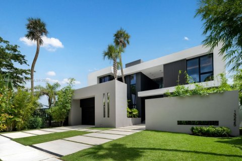 House in North Miami, Florida 6 bedrooms, 557.41 sq.m. № 1942217 - photo 6