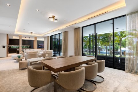 House in North Miami, Florida 6 bedrooms, 557.41 sq.m. № 1942217 - photo 14