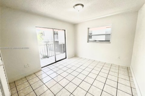 Apartment in Miami, Florida 3 bedrooms, 102.19 sq.m. № 2060316 - photo 17