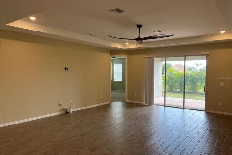 Casa en venta en Punta Gorda, Florida, 4 dormitorios, 219.99 m2 № 1027268 - foto 13