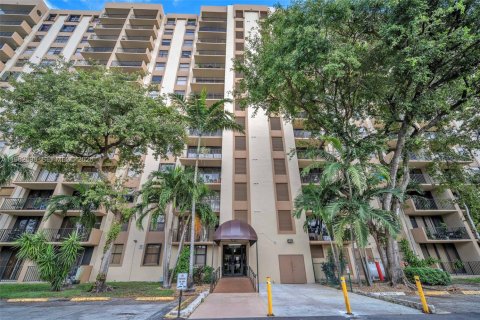 Condo à North Miami, Floride, 1 chambre  № 2024096