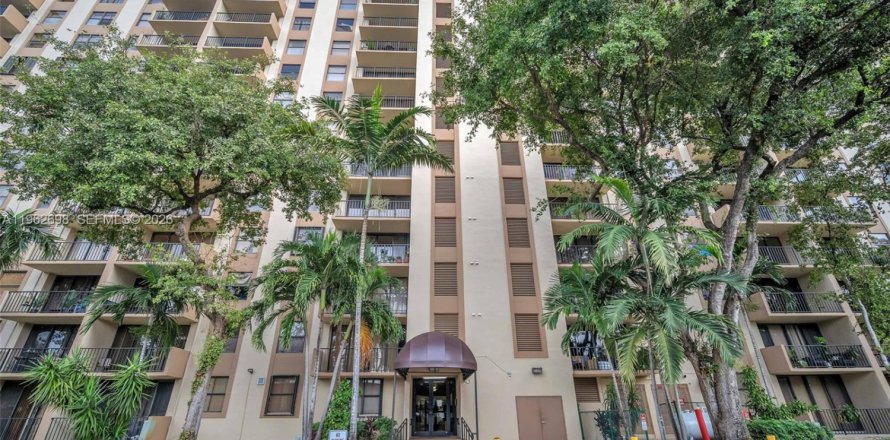 Condo à North Miami, Floride, 1 chambre № 2024096