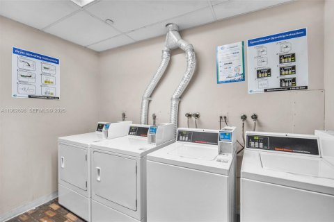 Copropriété à louer à North Miami, Floride: 1 chambre, 72.65 m2 № 2024096 - photo 6