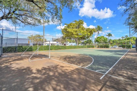 Copropriété à louer à North Miami, Floride: 1 chambre, 72.65 m2 № 2024096 - photo 9