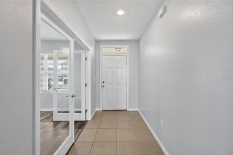 House in Plant City, Florida 5 bedrooms, 248.42 sq.m. № 1826720 - photo 8