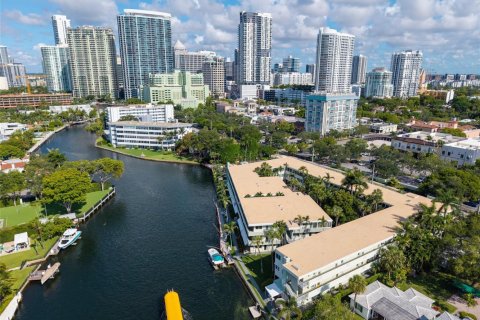 Condominio en venta en Fort Lauderdale, Florida, 2 dormitorios, 115.2 m2 № 2084772 - foto 2