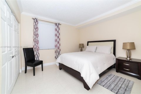 Condo in Sunny Isles Beach, Florida, 3 bedrooms  № 2040450 - photo 23
