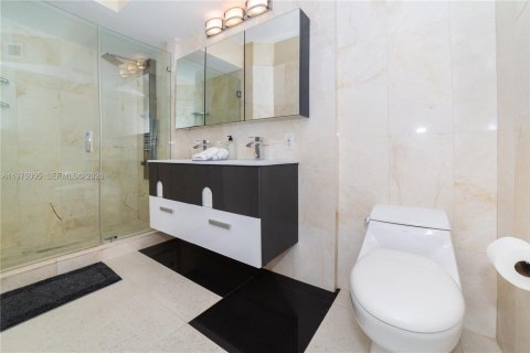 Condo in Sunny Isles Beach, Florida, 3 bedrooms  № 2040450 - photo 9