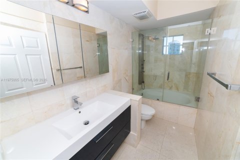 Condo in Sunny Isles Beach, Florida, 3 bedrooms  № 2040450 - photo 21