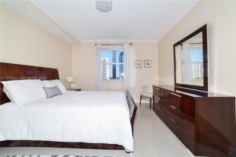 Condo in Sunny Isles Beach, Florida, 3 bedrooms  № 2040450 - photo 7