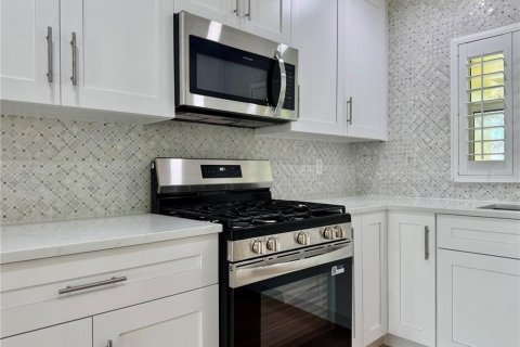 Casa en venta en Largo, Florida, 4 dormitorios, 210.52 m2 № 2151568 - foto 11