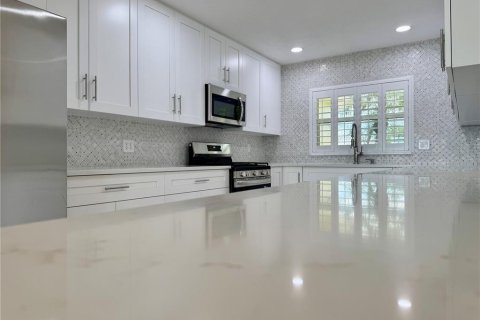 Casa en venta en Largo, Florida, 4 dormitorios, 210.52 m2 № 2151568 - foto 9