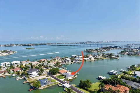 Casa en venta en Largo, Florida, 4 dormitorios, 210.52 m2 № 2151568 - foto 2
