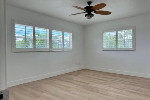 Casa en venta en Largo, Florida, 4 dormitorios, 210.52 m2 № 2151568 - foto 16