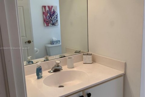 House in Palm Beach Gardens, Florida 3 bedrooms, 146.88 sq.m. № 2034638 - photo 25