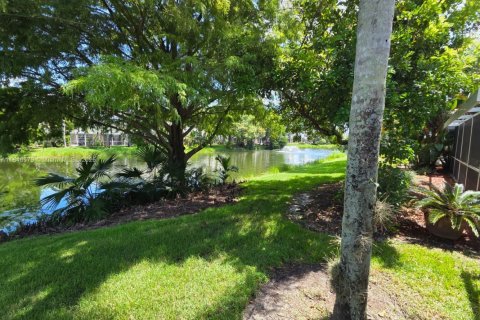 House in Palm Beach Gardens, Florida 3 bedrooms, 146.88 sq.m. № 2034638 - photo 29