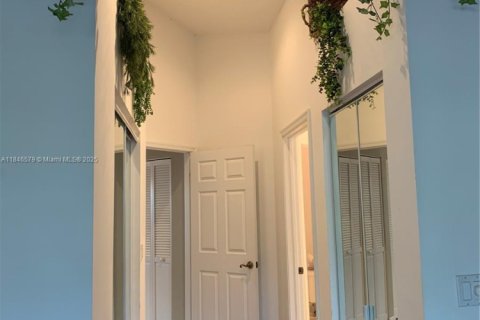 House in Palm Beach Gardens, Florida 3 bedrooms, 146.88 sq.m. № 2034638 - photo 19