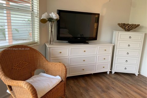 House in Palm Beach Gardens, Florida 3 bedrooms, 146.88 sq.m. № 2034638 - photo 18