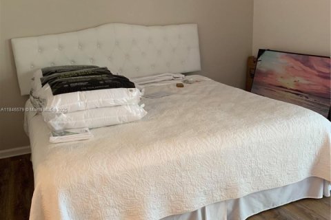 House in Palm Beach Gardens, Florida 3 bedrooms, 146.88 sq.m. № 2034638 - photo 16