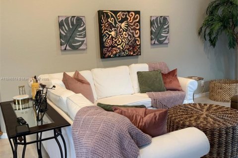 House in Palm Beach Gardens, Florida 3 bedrooms, 146.88 sq.m. № 2034638 - photo 4