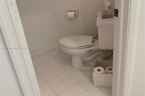 House in Palm Beach Gardens, Florida 3 bedrooms, 146.88 sq.m. № 2034638 - photo 22