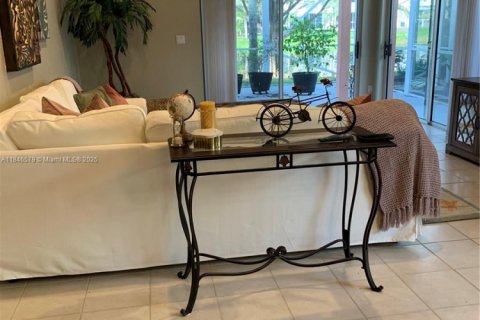 House in Palm Beach Gardens, Florida 3 bedrooms, 146.88 sq.m. № 2034638 - photo 3