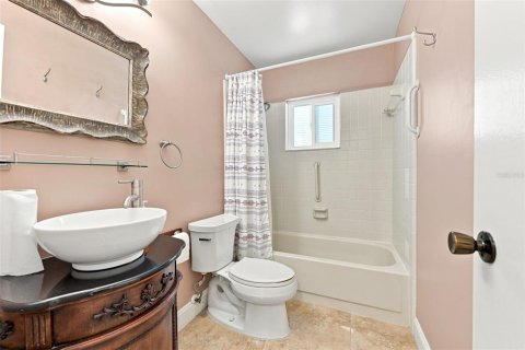 House in Sun City Center, Florida 2 bedrooms, 130.81 sq.m. № 2305917 - photo 26