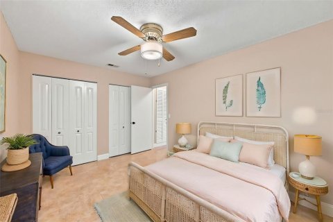 House in Sun City Center, Florida 2 bedrooms, 130.81 sq.m. № 2305917 - photo 24