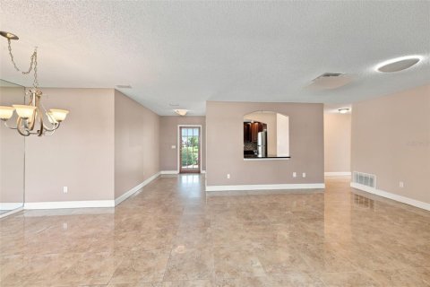 House in Sun City Center, Florida 2 bedrooms, 130.81 sq.m. № 2305917 - photo 16