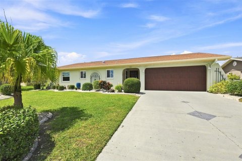 House in Sun City Center, Florida 2 bedrooms, 130.81 sq.m. № 2305917 - photo 5