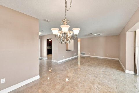House in Sun City Center, Florida 2 bedrooms, 130.81 sq.m. № 2305917 - photo 15