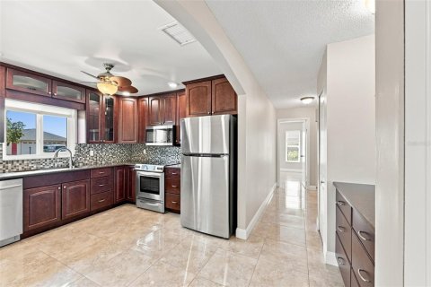 House in Sun City Center, Florida 2 bedrooms, 130.81 sq.m. № 2305917 - photo 20