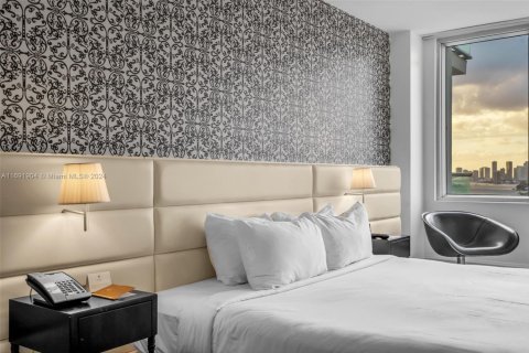 Condo in Miami Beach, Florida, 1 bedroom  № 1861624 - photo 14
