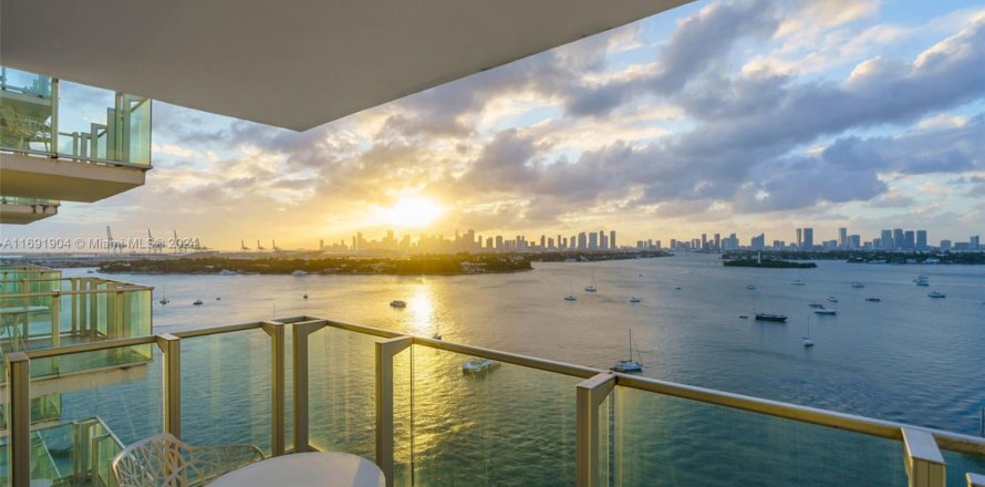 Condo in Miami Beach, Florida, 1 bedroom № 1861624