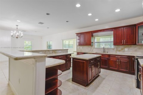 Casa en venta en Hallandale Beach, Florida, 3 dormitorios, 286.51 m2 № 1678762 - foto 9