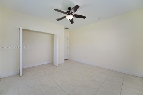 Casa en venta en Hallandale Beach, Florida, 3 dormitorios, 286.51 m2 № 1678762 - foto 26