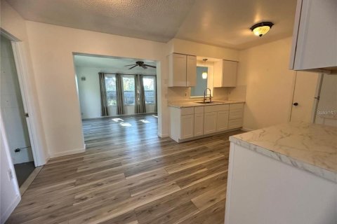 Casa en alquiler en Kissimmee, Florida, 3 dormitorios, 148.55 m2 № 1849692 - foto 4