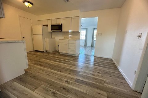 Casa en alquiler en Kissimmee, Florida, 3 dormitorios, 148.55 m2 № 1849692 - foto 5