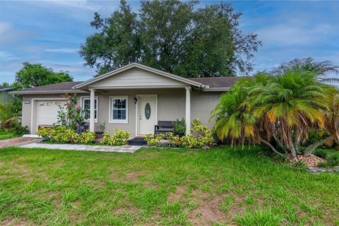 Casa en alquiler en Kissimmee, Florida, 3 dormitorios, 148.55 m2 № 1849692 - foto 1