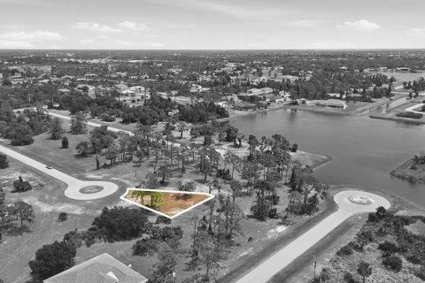 Terreno en venta en Placida, Florida № 2099485 - foto 9