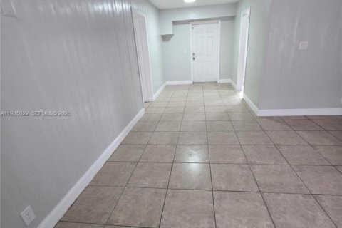 Снять в аренду виллу или дом в Форт-Лодердейл, Флорида 3 спальни, 82.13м2, № 2050841 - фото 12