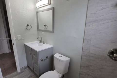 Снять в аренду виллу или дом в Форт-Лодердейл, Флорида 3 спальни, 82.13м2, № 2050841 - фото 9